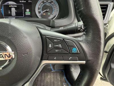 2018 Nissan Leaf - Thumbnail