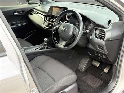 2017 Toyota C-HR - Thumbnail