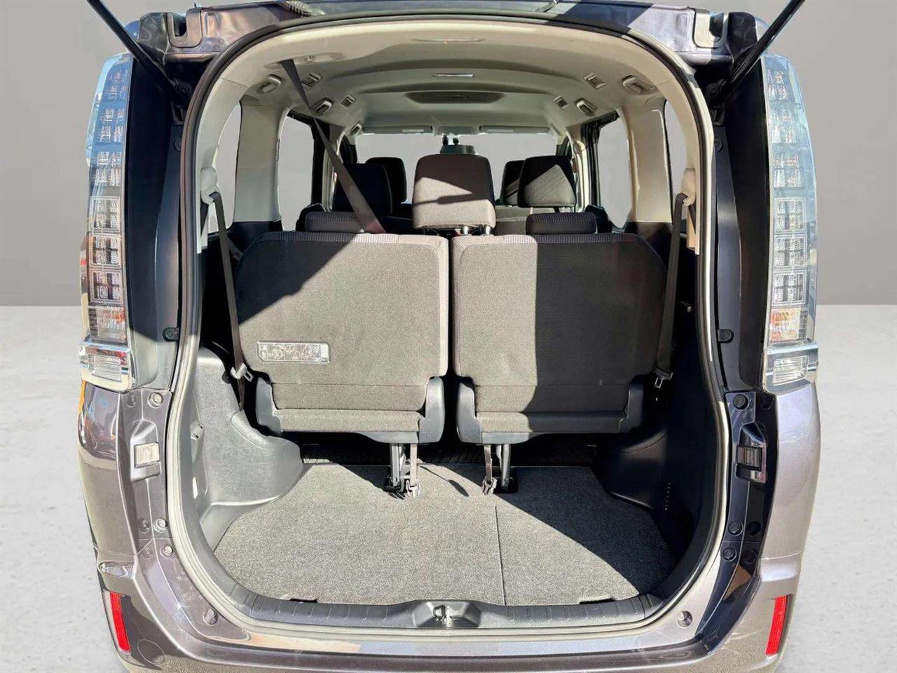2014 Toyota Voxy